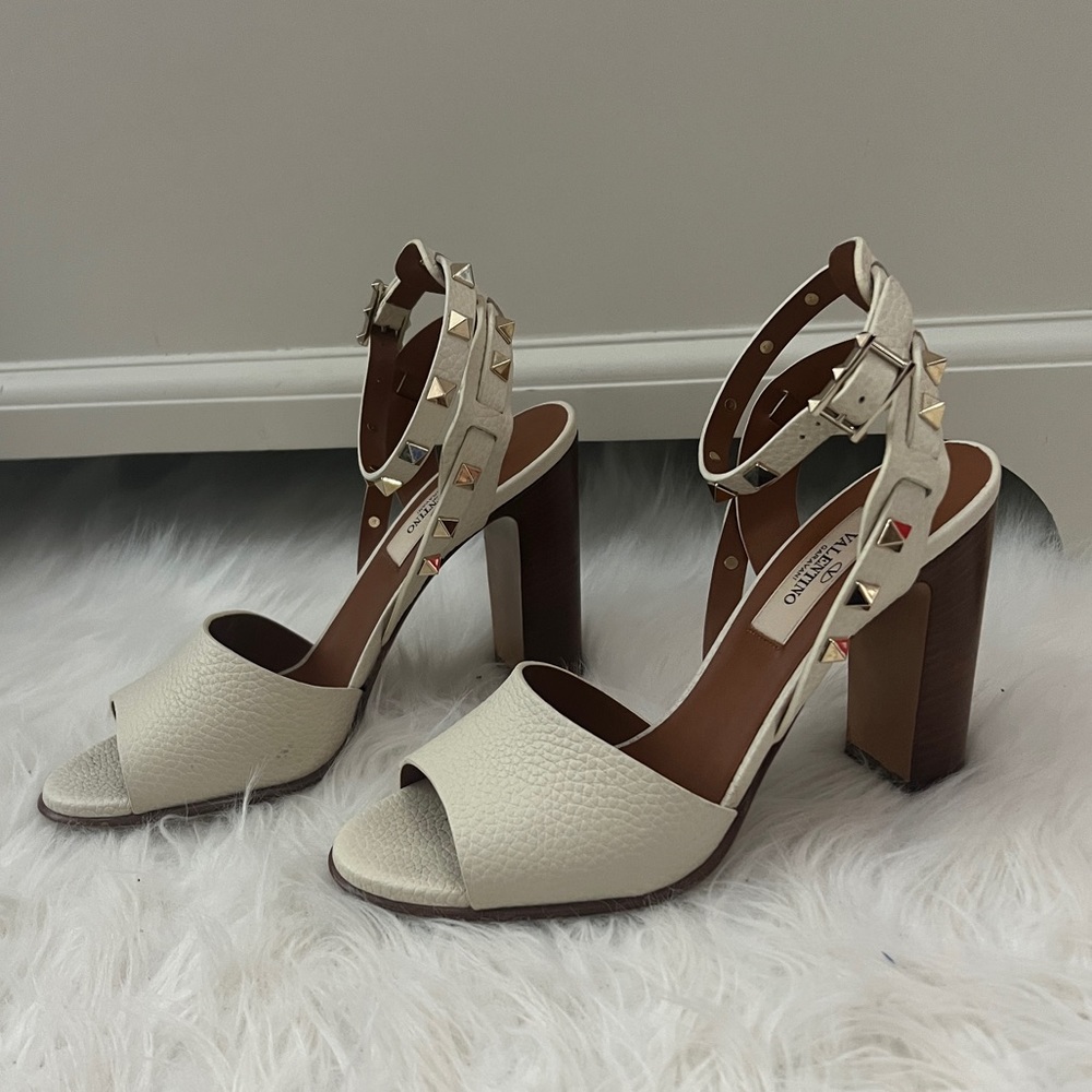 Valentino Garavani rockstud sandals in 37.5 (cream neutral color)